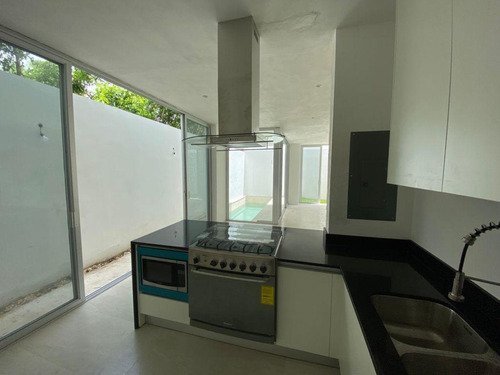 Casa En Renta 3 Recs Con Cuarto Servicio Residencial Aqua, Cancun Quintana Roo