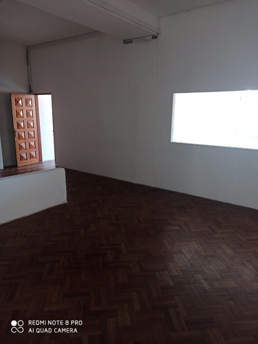 Oficina De 300m2, 8 Privados. 18 De Julio Y Martin C. Martínez