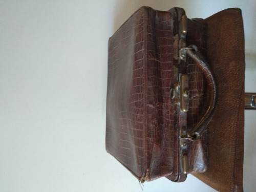Antiguo Maletin De Mano De Cocodrilo Con Herrajes De Bronce (Usado)