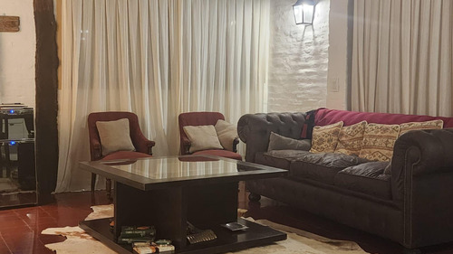 Quinta Con Casa De Huespedes En Venta - Parque Arbolado De 6.500 M² - Zelaya