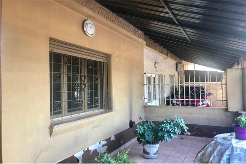 Casa En Venta Dos Dormitorios Con Cochera Y Patio