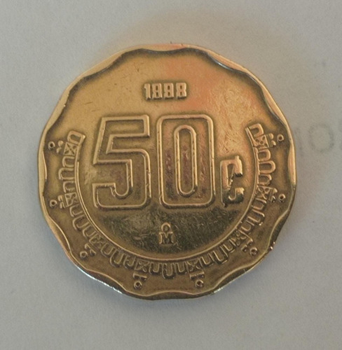 Moneda De 50 Centavos Con Error De Acuñación