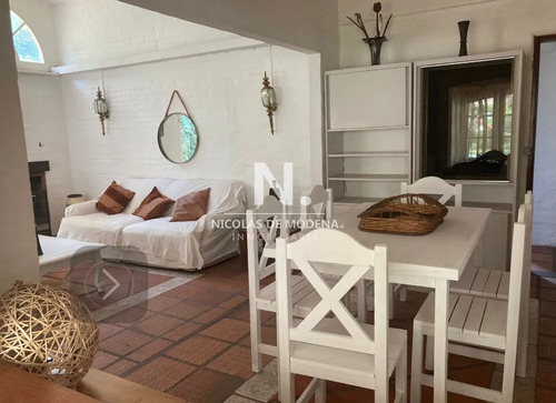 Vende Casa En Punta Del Este De 4 Dormitorios.