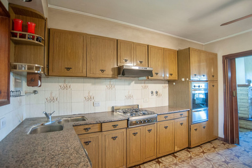 Casa En Venta City Bell, Galpón Y Local