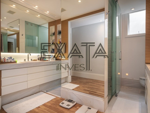 Imagem 13 de 28 de Apartamento Reformado, Moderno E Sofisticado No Jardim Paulista. Amplo Living Para Dois Ambientes, Home Theater, Sala De Almoço, Sala De Jantar, Cercados Por Um Terraço Envidraçad - Ap00686 - 693723