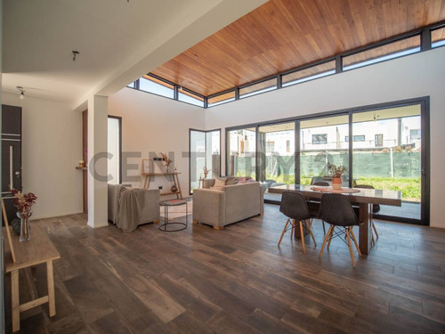 Casa En Venta En El Quimilar A Estrenar De 3 Dormitorios