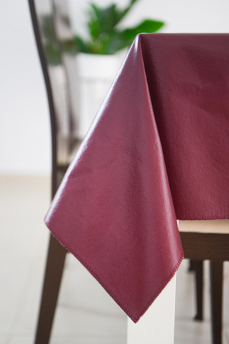Mantel Cuerina Impermeable Cuadrado 1.40x1.40 Ecocuero Color Bordó Liso