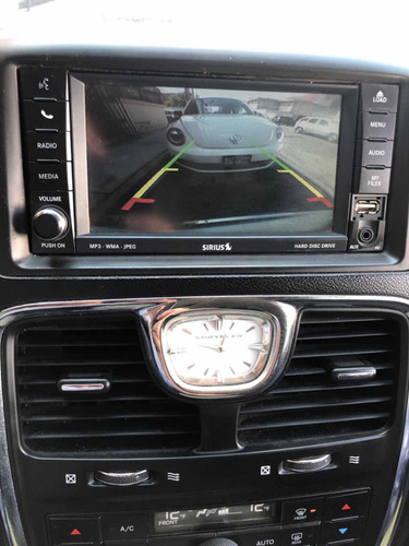 Imagen 6 de 15 de Chrysler Town & Country 2013 3.6 Limited Mt