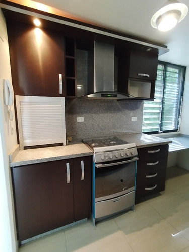 En Venta Apto. Con 108m2. En Mampote. Zona Tranquila Y Expectacular Vista. Inf. Ma. Fda.
