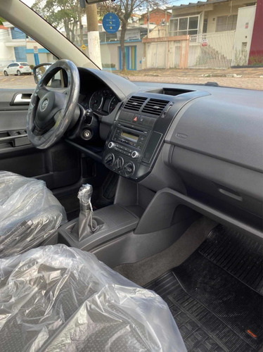Imagem 10 de 13 de Volkswagen Polo 2012 1.6 Vht Total Flex 5p