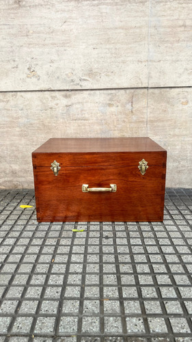 Baul Arcon Cofre En Madera Y Detalles En Bronce Marrron Baúl (Usado)