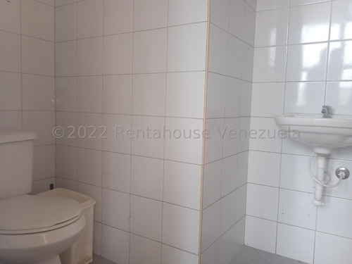 Imagen 17 de 30 de Oficina En Venta En Plaza Madrid Este De Barquisimeto Lara 0.4.2.4.5.9.3.7.5.4.2 Rent-a-house Centro Occidente Mls Código: 22-17094, Avenida Los Leones