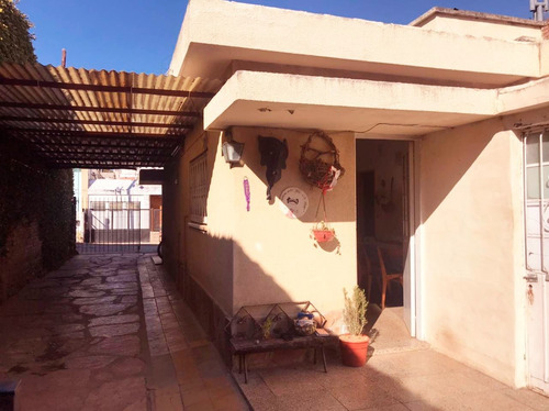 Imagen 9 de 30 de 2 Casas En Venta En Un Lote, En El Centro C/ Cochera En La Falda