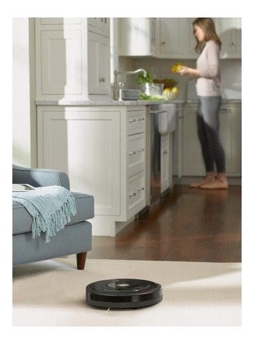 Imagen 8 de 11 de Aspiradora robot iRobot 600 Roomba 675 negra 120V/240V