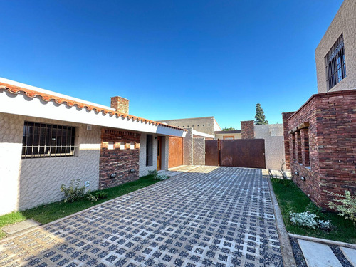 Venta Casa Cordoba Housing Zona Norte Centenario Cerro De Las Rosas