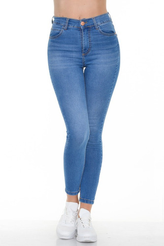 Jean Sisa Modelo Artemisa