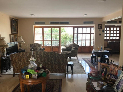D.a Amplio Townhouse Con Anexo, Condominio Pequeño, Hermosa Piscina, Planta Total 100%, Agua Constante, Urb. Altos De Guataparo, Valencia Carabobo 22-14061