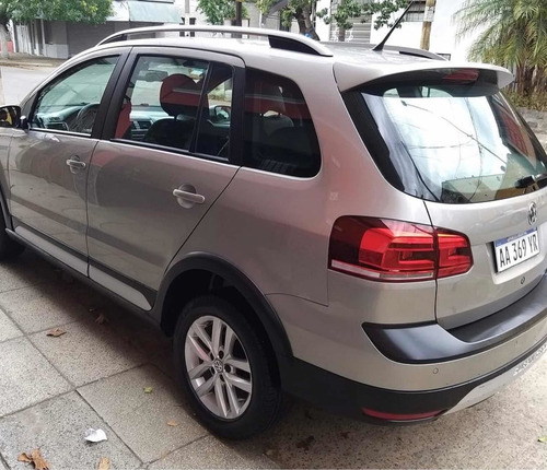 Imagen 5 de 9 de Volkswagen Suran Cross 2016 1.6 Highline Msi 110cv