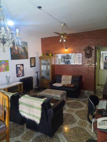 Imagen 2 de 9 de Casa Con 3 Dormitorios