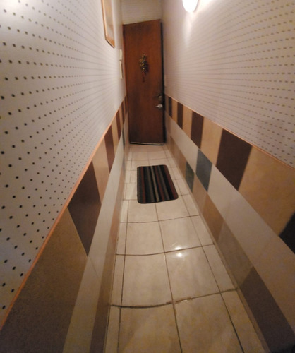 Amplio Departamento Al Frente De 2 Ambientes Con Balcon