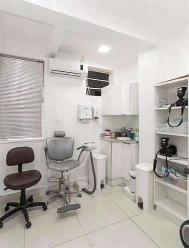 Ótima Sala Comercial Própria Para Clínica No Centro De Porto Alegre - 28-im515958