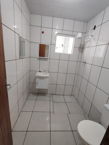 Casa À Venda Com Ótima Localização.