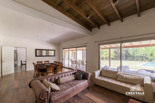 Imagen 9 de 30 de Excelente Casa De 5 Dormitorios En Venta - Rosario Golf Country Club