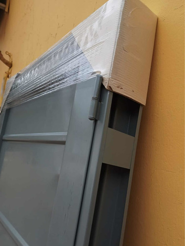 Imagen 4 de 4 de Puerta Chapa Simple Bastonada