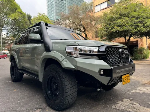 Toyota Land Cruiser 4.5 Imperial Lc200 Diésel