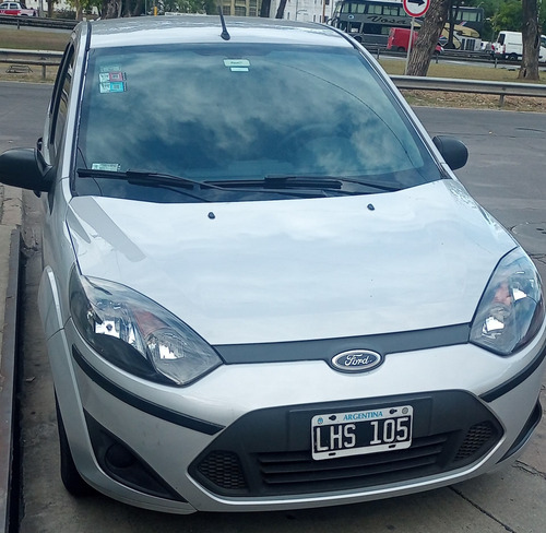 Imagen 4 de 8 de Ford Fiesta Max Ambiente Plus 1.6