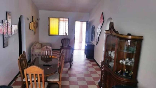 Imagen 2 de 12 de Venta Casa Urb. Los Cerritos, Paraparal
