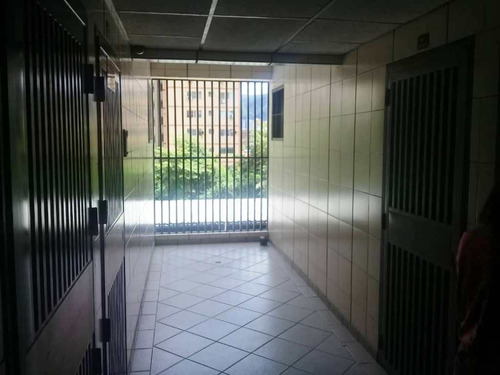 Imagen 10 de 10 de Se Vende Oficina Cc Monte Bianco Inf 04149413694