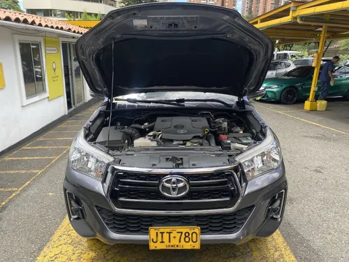 Toyota Hilux 2.8 Srv Diesel At 4x4 2020