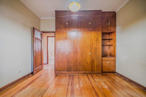 Venta Casa Olivos Vicente Lopez 4 Ambientes Con Dependencia Garage Patio Jardin Parrilla