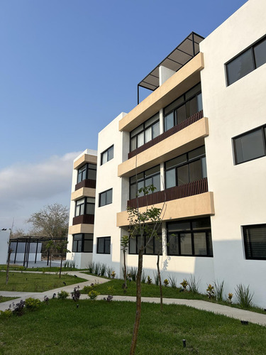 Departamentos En Venta En Mérida, Complejo Mixto Con Amenidades.