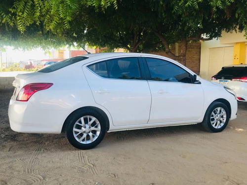 Nissan Versa 2016 1.6 16v Sl Flex 4p