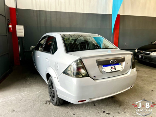 Ford Fiesta 1.0 ROCAM SE SEDAN 8V FLEX 4P MANUAL