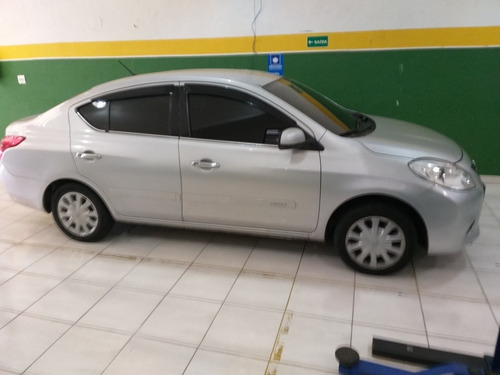 Nissan Versa 2012 1.6 16v S Flex 4p