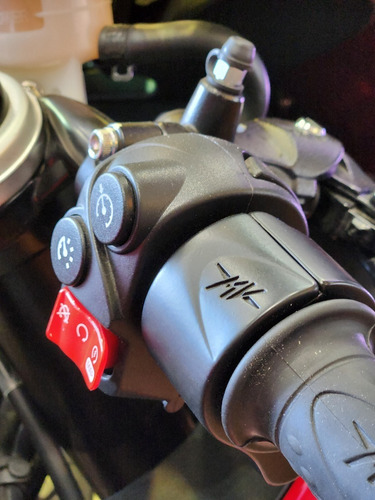 Imagen 24 de 25 de Moto Mv Agusta Superveloce 800 Con Adicionales