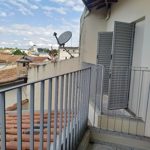 Imagem 8 de 27 de Sobrado Em Ótimo Bairro, Proximo Ao Centro De Caçapva - So0122