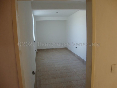 Imagen 13 de 30 de Se Vende Casa En Villas Del Golf Plaza Rah: 22-308