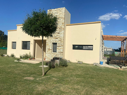 Venta Casa 5 Ambientes En Santa Isabel