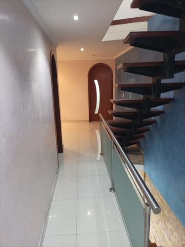 Imagen 9 de 14 de Se Vende Amplia Casa En La Calle Paez El Trigo Abajo Los Teques