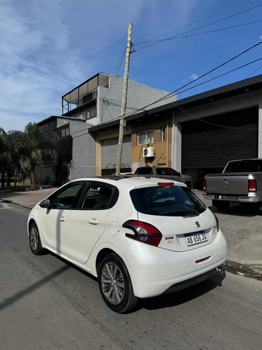 Peugeot 208 1.6 Allure