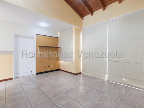Desireé De Sousa Vende Lujosa Casa Quinta Duplex, El Pedregal, Este De Barquisimeto, Tanque Subterráneo, Filtro Pasteur, Terraza, Jacuzzi, Vestier, Cód #25-9621