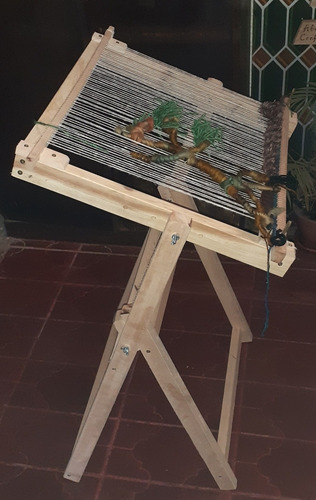 Imagen 3 de 8 de Telar En Madera De Pie De 40 Cm X 50 Cm