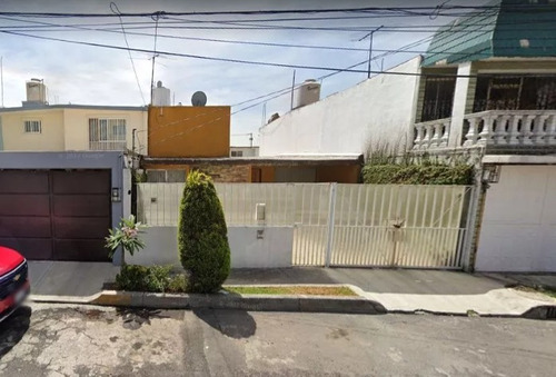 Casa A La Venta En Prados Del Rosario, Maravilloso Remate Bancario