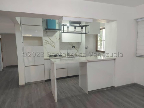 Apartamento En Venta Terrazas Del Club Hipico. Remodelado.