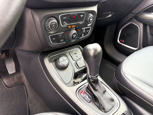 Jeep Compass COMPASS LONGITUDE 2.0 4x4 Dies. 16V Aut.
