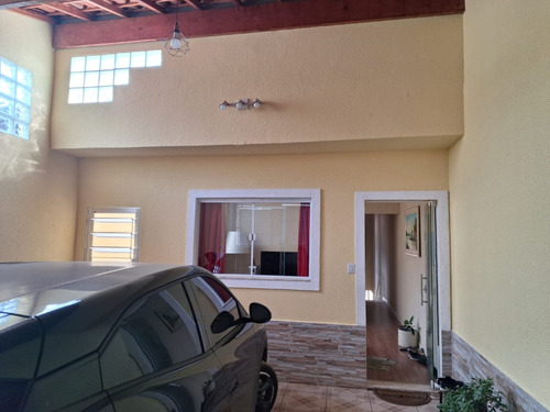 Casa 2 Dormitórios Sendo 1 Suite